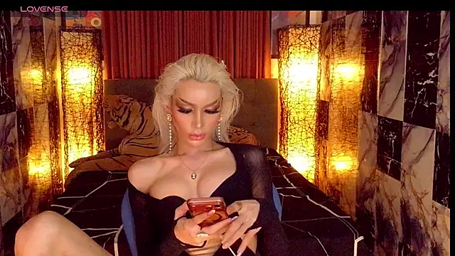 Snapshot of SeductiveSamanthaTS chatting on 14, 6, 2026 SeductiveSamanthaTS online show from 14, 6, 2026