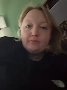 Snapshot of Lolaaxxx13 chatting on 11, 5, 2026 Lolaaxxx13 online show from 11, 5, 2026