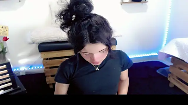 Snapshot of NathalialLooes chatting on 29, 3, 2026 NathalialLooes online show from 29, 3, 2026