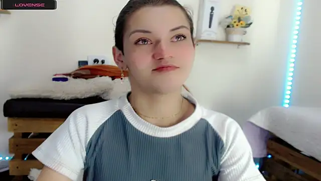 Snapshot of NathalialLooes chatting on 15, 4, 2026 NathalialLooes online show from 15, 4, 2026