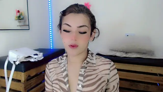 Snapshot of NathalialLooes chatting on 13, 5, 2026 NathalialLooes online show from 13, 5, 2026