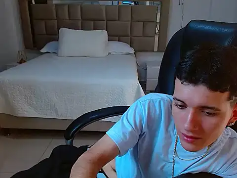 Snapshot of eroboyxox chatting on 17, 2, 2026 eroboyxox online show from 17, 2, 2026