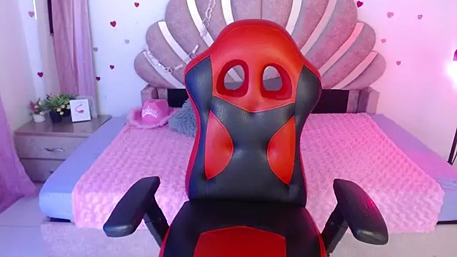 mia fox666 online show from 6, 4, 2026