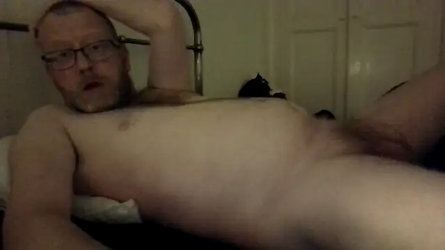 Snapshot of UnshodSixties chatting on 19, 4, 2026 UnshodSixties online show from 19, 4, 2026