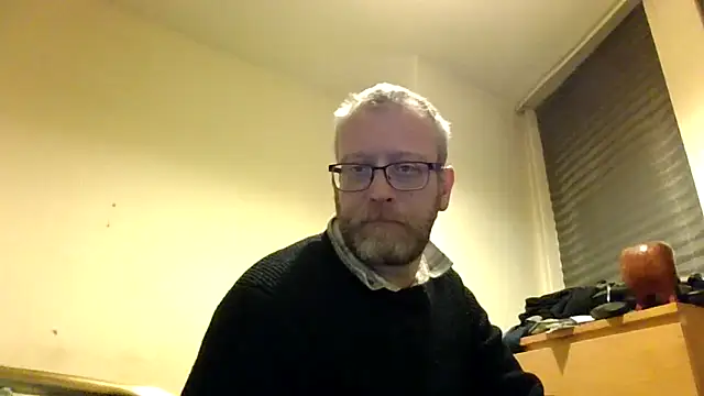 Snapshot of UnshodSixties chatting on 19, 5, 2026 UnshodSixties online show from 19, 5, 2026