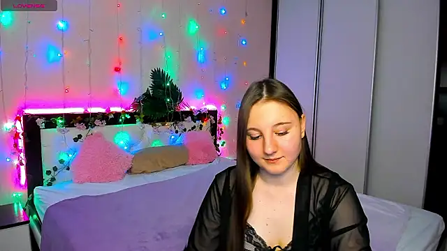 Snapshot of EvaxCharm chatting on 12, 2, 2026 EvaxCharm online show from 12, 2, 2026