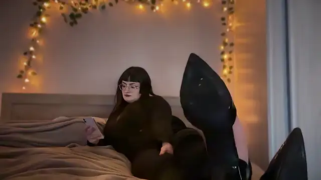 GoddessOdessa online show from 4, 2, 2026