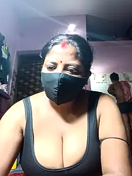 Snapshot of Fetish-Couple2 chatting on 11, 2, 2026 Fetish-Couple2 online show from 11, 2, 2026