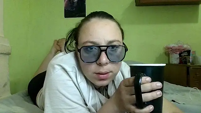 Snapshot of MillaSourety chatting on 29, 4, 2026 MillaSourety online show from 29, 4, 2026