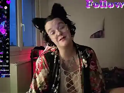 lunatigre4 online show from 22, 4, 2026