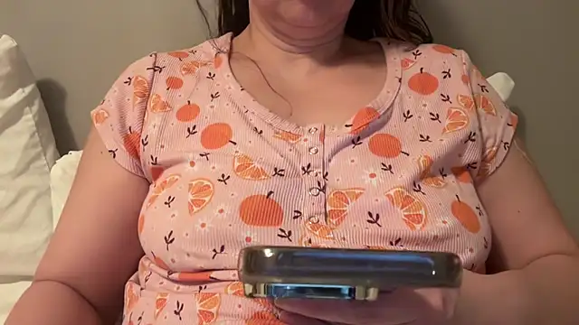 Snapshot of ShyFlameLive chatting on 1, 2, 2026 ShyFlameLive online show from 1, 2, 2026