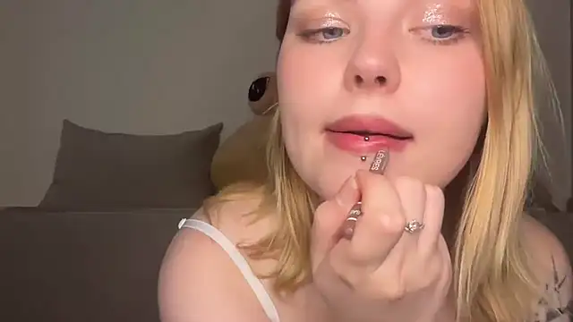 Ophelia Ritz online show from 29, 6, 2026