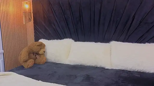 Amber-Horney online show from 8, 4, 2026