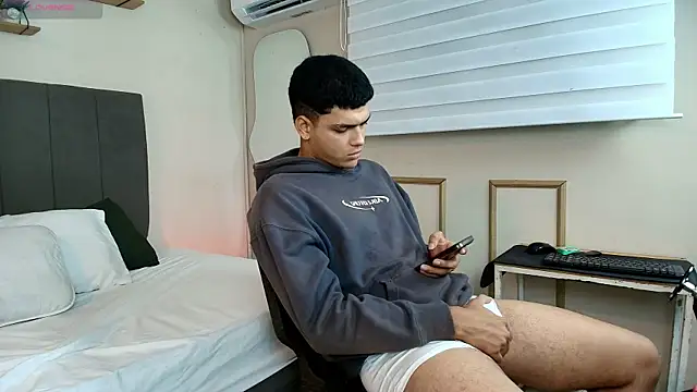 Snapshot of Keinner_BigDick chatting on 24, 7, 2026 Keinner BigDick online show from 24, 7, 2026