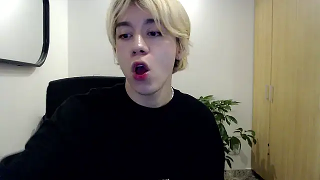 Snapshot of duvisex19 chatting on 22, 7, 2026 duvisex19 online show from 22, 7, 2026