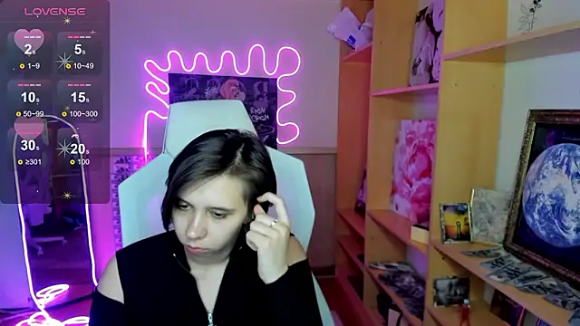 Snapshot of Scarlet_Sirenn chatting on 9, 2, 2026 Scarlet Sirenn online show from 9, 2, 2026