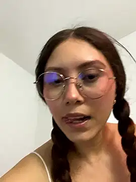 Snapshot of asuna_love20 chatting on 22, 5, 2026 asuna love20 online show from 22, 5, 2026
