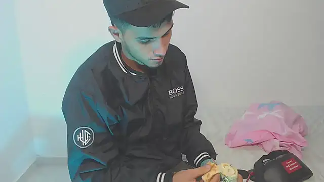 Snapshot of the_skinny_one chatting on 20, 2, 2026 the skinny one online show from 20, 2, 2026