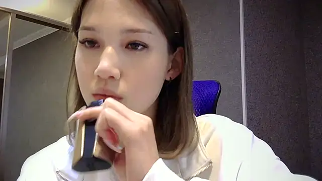 lilXdomiii online show from 27, 4, 2026