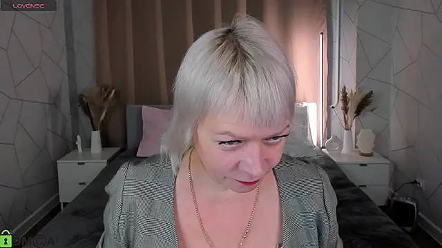 Snapshot of Ann_Annise chatting on 7, 2, 2026 Ann Annise online show from 7, 2, 2026