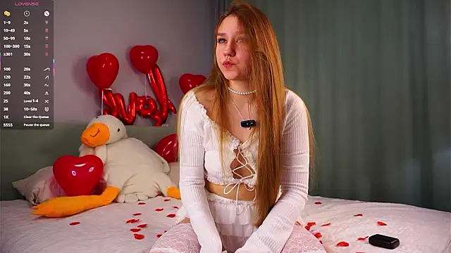 ShantellAngulo online show from 13, 2, 2026