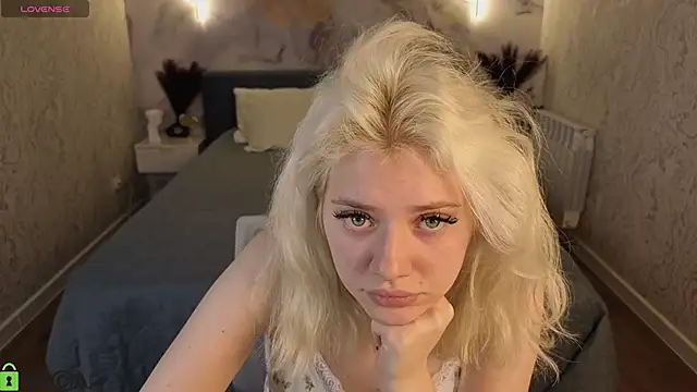 Snapshot of Kate_Krose chatting on 14, 2, 2026 Kate Krose online show from 14, 2, 2026