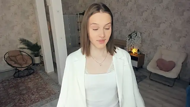 LianneBynon online show from 13, 4, 2026