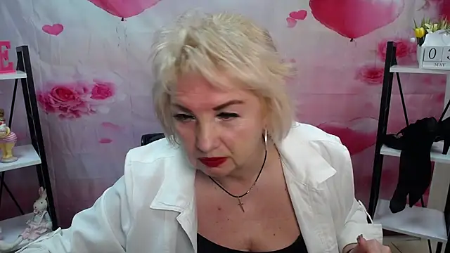 Snapshot of RenataDaster chatting on 5, 5, 2026 RenataDaster online show from 5, 5, 2026