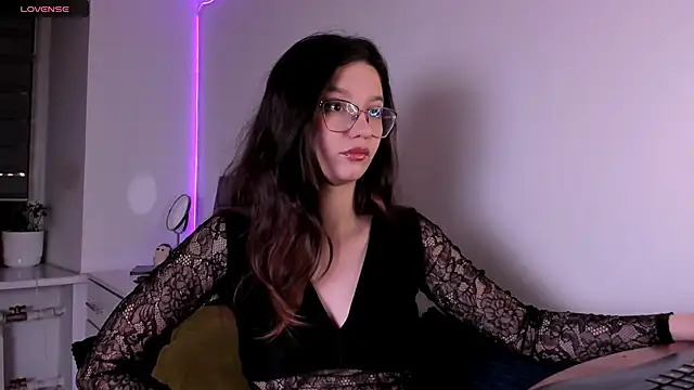 Snapshot of miabellee_ chatting on 4, 2, 2026 miabellee online show from 4, 2, 2026