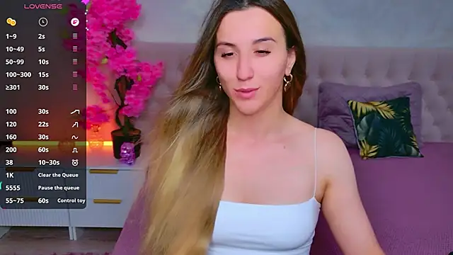 Snapshot of JasminUqueen chatting on 17, 6, 2026 JasminUqueen online show from 17, 6, 2026