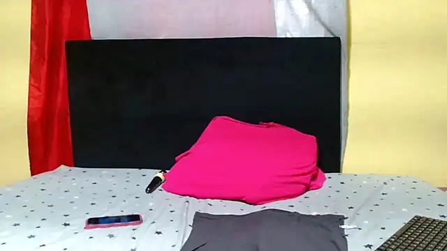 JinglynJuicy22 online show from 4, 2, 2026