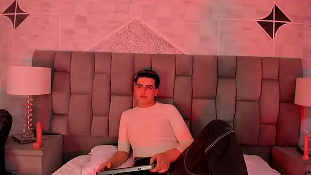 Snapshot of noahWolff_ chatting on 14, 2, 2026 noahWolff online show from 14, 2, 2026