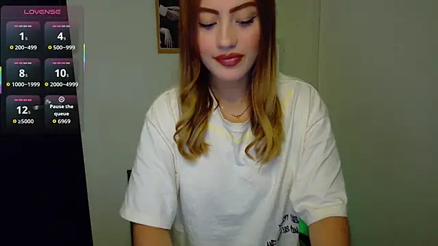 PaulaSantanaOf online show from 11, 4, 2026