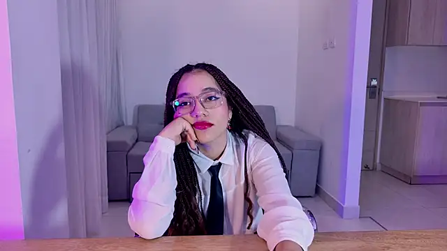 Snapshot of AntonellaBons chatting on 12, 5, 2026 AntonellaBons online show from 12, 5, 2026