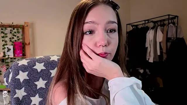 Snapshot of HoneyComfy chatting on 14, 4, 2026 HoneyComfy online show from 14, 4, 2026