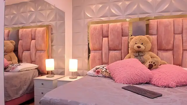 Paris Velvet online show from 10, 4, 2026