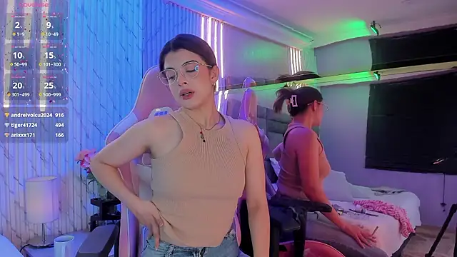 Snapshot of KatyParisi chatting on 9, 2, 2026 KatyParisi online show from 9, 2, 2026