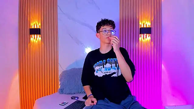 Snapshot of Christopher_Hunter chatting on 20, 2, 2026 Christopher Hunter online show from 20, 2, 2026