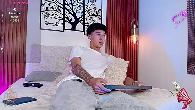 Snapshot of David_Banks_ chatting on 3, 3, 2026 David Banks online show from 3, 3, 2026