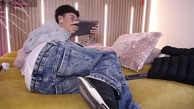 Snapshot of David_Banks_ chatting on 18, 3, 2026 David Banks online show from 18, 3, 2026