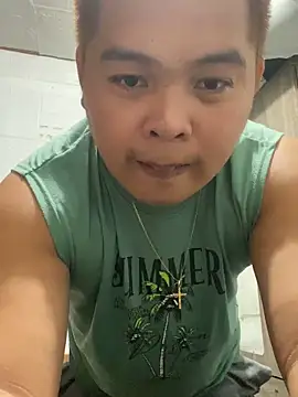 Snapshot of bigloadfox chatting on 6, 4, 2026 bigloadfox online show from 6, 4, 2026