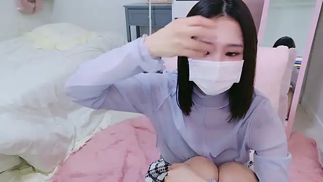 Snapshot of _MIYUnya chatting on 15, 5, 2026 MIYUnya online show from 15, 5, 2026
