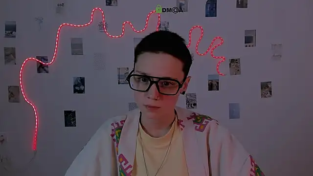 Snapshot of emi_fade chatting on 5, 2, 2026 emi fade online show from 5, 2, 2026