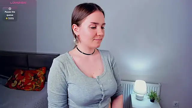 CrissyKales online show from 7, 4, 2026