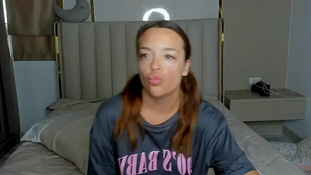 Snapshot of stellaa_quenn chatting on 10, 4, 2026 stellaa quenn online show from 10, 4, 2026