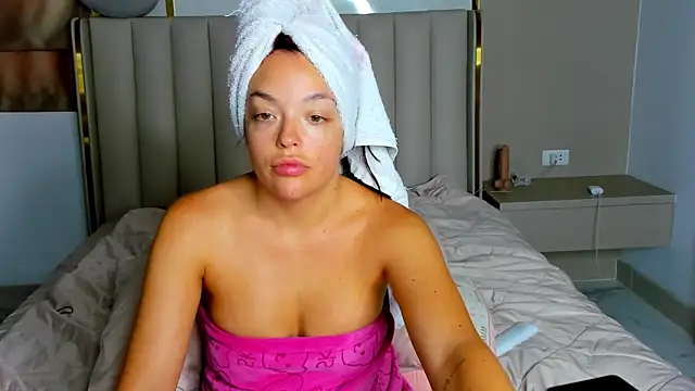 Snapshot of stellaa_quenn chatting on 2, 7, 2026 stellaa quenn online show from 2, 7, 2026