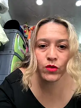 Snapshot of _luisaeliza_ chatting on 25, 4, 2026 luisaeliza online show from 25, 4, 2026