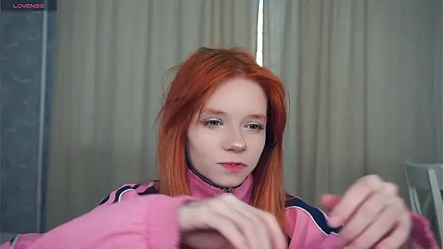 Snapshot of TarynPalek chatting on 6, 2, 2026 TarynPalek online show from 6, 2, 2026