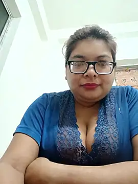 Elie Hallway online show from 4, 4, 2026