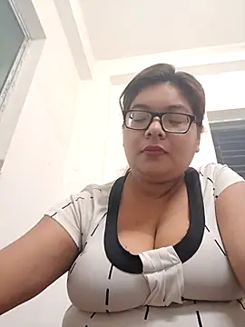 Snapshot of Elie_Hallway chatting on 6, 5, 2026 Elie Hallway online show from 6, 5, 2026